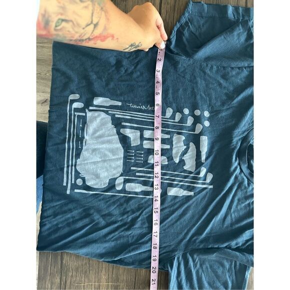 Travis Mathew Dusty Blue Pima Cotton Crewneck T-Shirt Size M Golf Preppy Summer - Picture 13 of 13